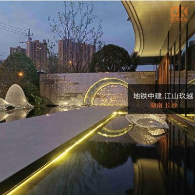 湖南长沙地铁中间美陈景观制作