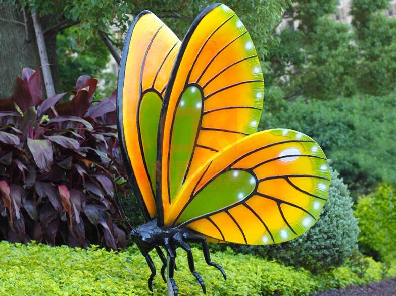 玻璃钢园艺蝴蝶雕塑，装饰不二选择！
