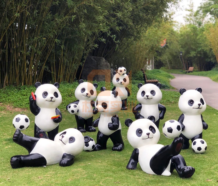 足球小将，国宝熊猫雕塑大行动！
