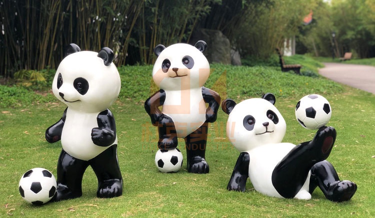 足球小将，国宝熊猫雕塑大行动！