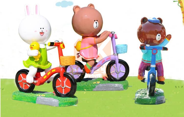 布朗熊骑行雕塑，商场幼儿园都喜欢的雕塑摆件!