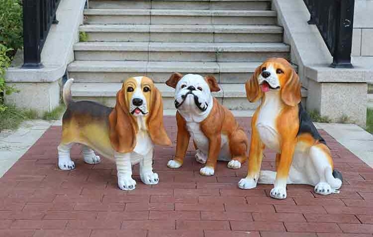 玻璃钢小狗雕塑，狗狗是人类忠诚的伙伴!